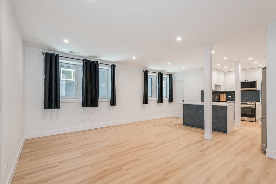 More Photos Of 1535 W Estes Ave, Chicago Multifamily For Sale