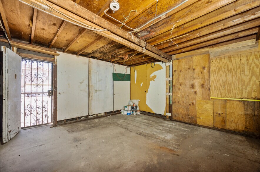 More Photos Of 1908 S Pacific Ave, San Pedro Restaurant For Sale