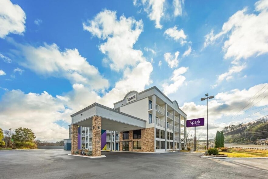 More Photos Of 3402 Winfield Dunn Pky, Kodak Hotel For Sale