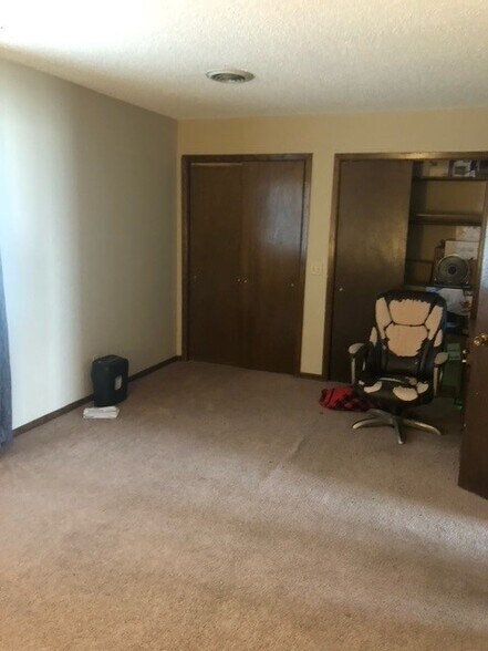 More Photos Of 802 W Wakefield Ave, Sikeston Apartments For Sale
