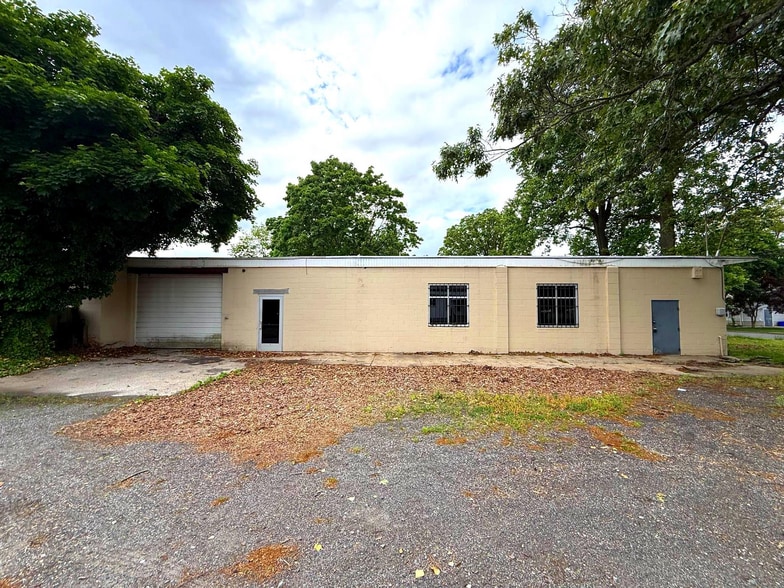 Primary Photo Of 407 S West Blvd, Landisville Warehouse For Lease