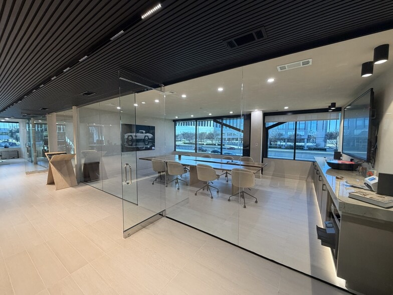 More Photos Of 17130 N Dallas Pky, Dallas Office For Sale