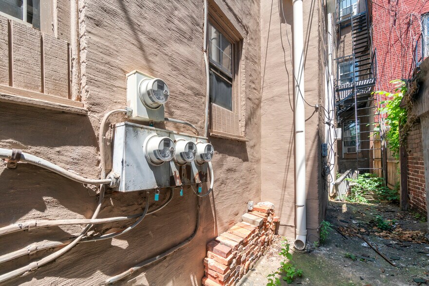 More Photos Of 873 W Lombard St, Baltimore Multifamily For Sale