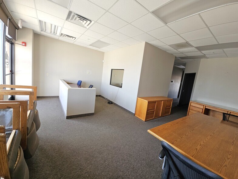 More Photos Of 2921 Friendly Pl, Bullhead City Light Distribution For Lease