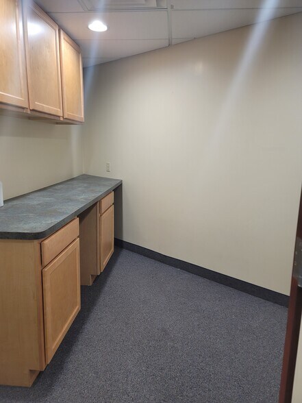 More Photos Of 3600 Brecksville Rd, Richfield Light Distribution For Lease