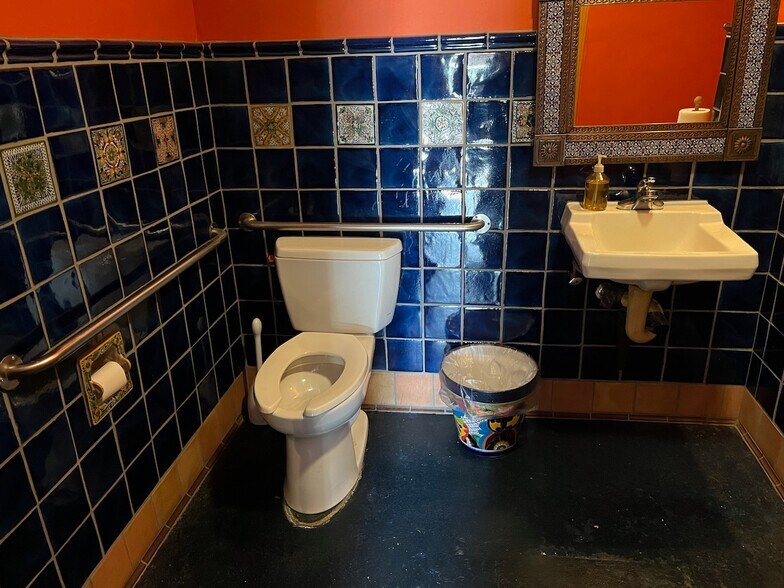 More Photos Of 1801-1809 University, Berkeley Office For Sale