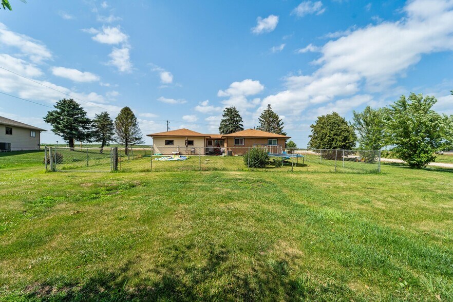 More Photos Of 2456 170th St, Fort Dodge Specialty For Sale