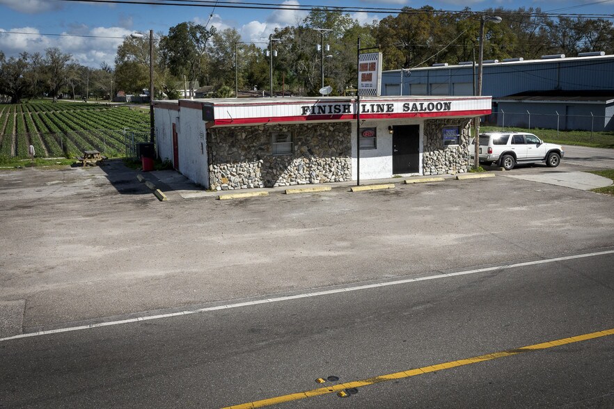 More Photos Of 5402 W US Highway 92, Plant City Bar For Sale