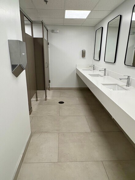 More Photos Of 7251 W Palmetto Park Rd, Boca Raton Medical For Lease