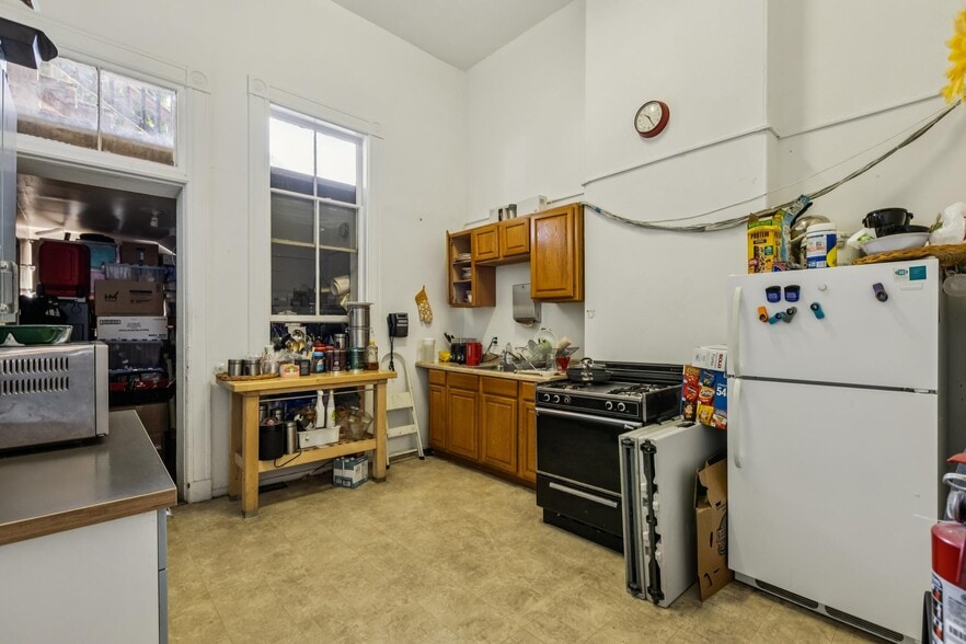 More Photos Of 423-433 S Van Ness Ave, San Francisco Apartments For Sale