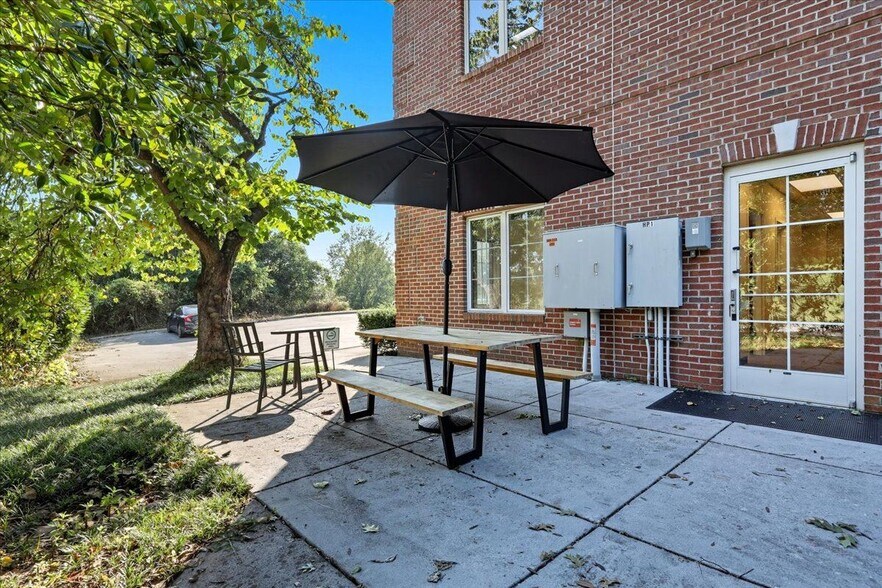 More Photos Of 6223 Highland Place Way, Knoxville Office For Lease