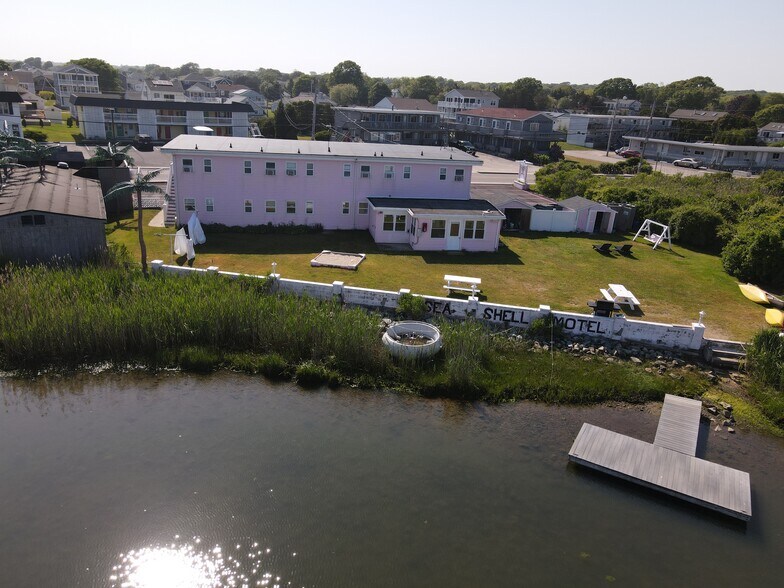 More Photos Of 19 Winnapaug Rd, Westerly General Retail For Sale