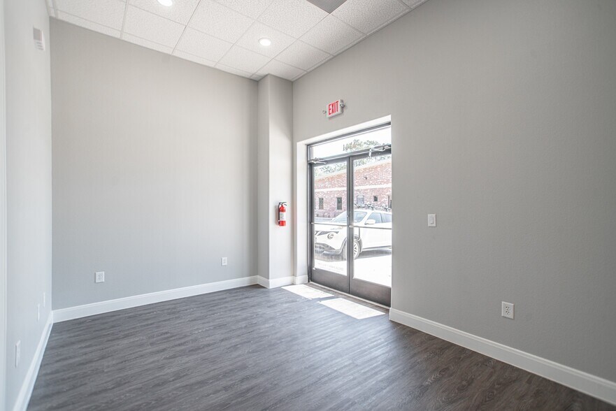 More Photos Of 350 Nursery Rd, Spring Unknown For Lease