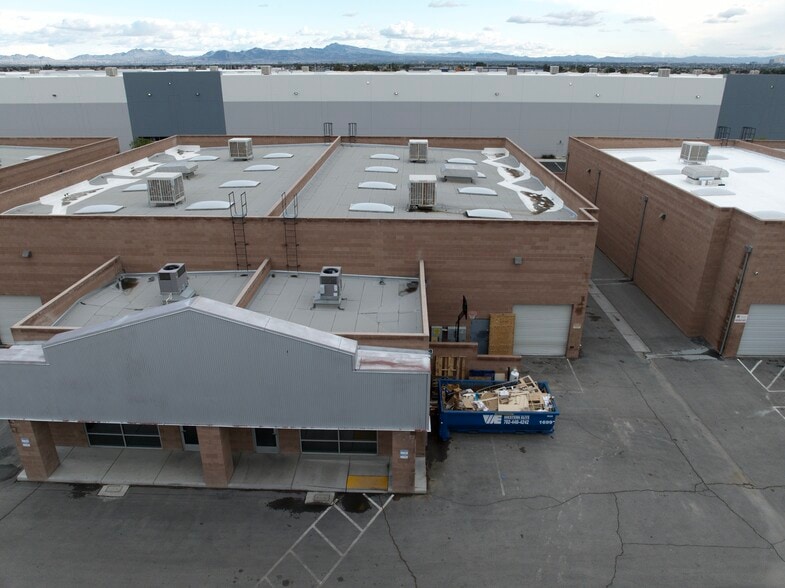 More Photos Of 2769 N Lamb Blvd, Las Vegas Warehouse For Lease