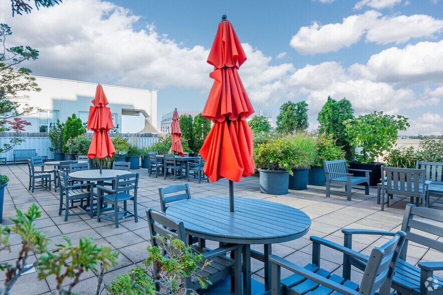 More Photos Of 2728 Thomson Ave, Long Island City Apartments For Sale