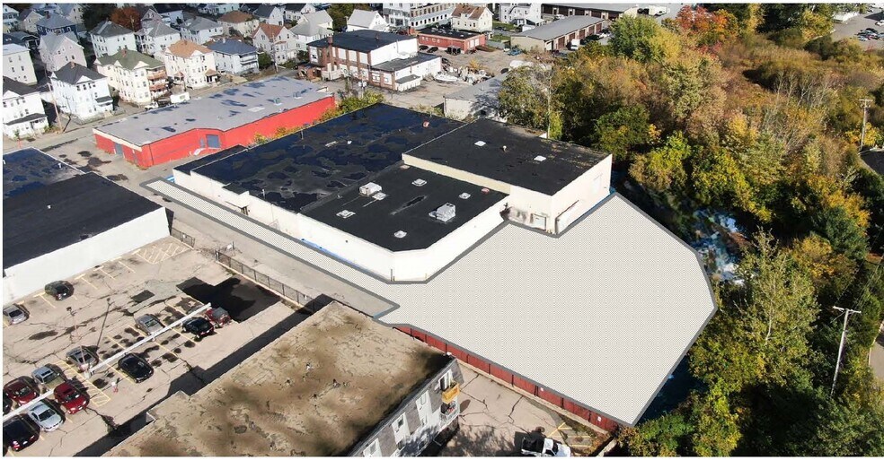 More Photos Of 99 Webster St, Pawtucket Warehouse For Lease