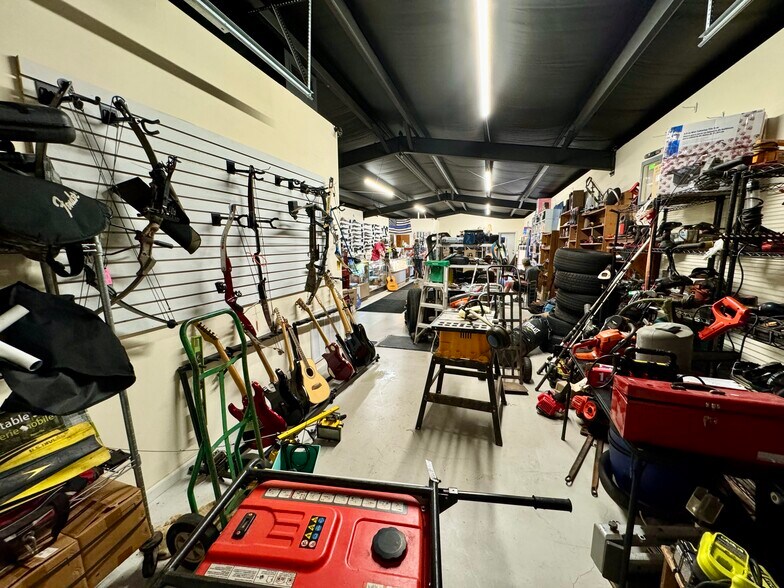 More Photos Of 300 W Broadway St, Morrilton Storefront For Sale