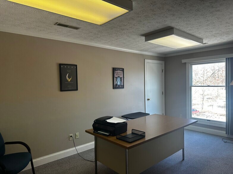 More Photos Of 225 E Liberty St, Medina Office For Lease