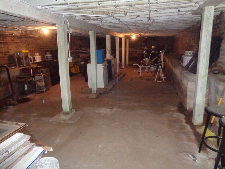 More Photos Of 3445 Woodland Ave, Kansas City General Retail For Sale