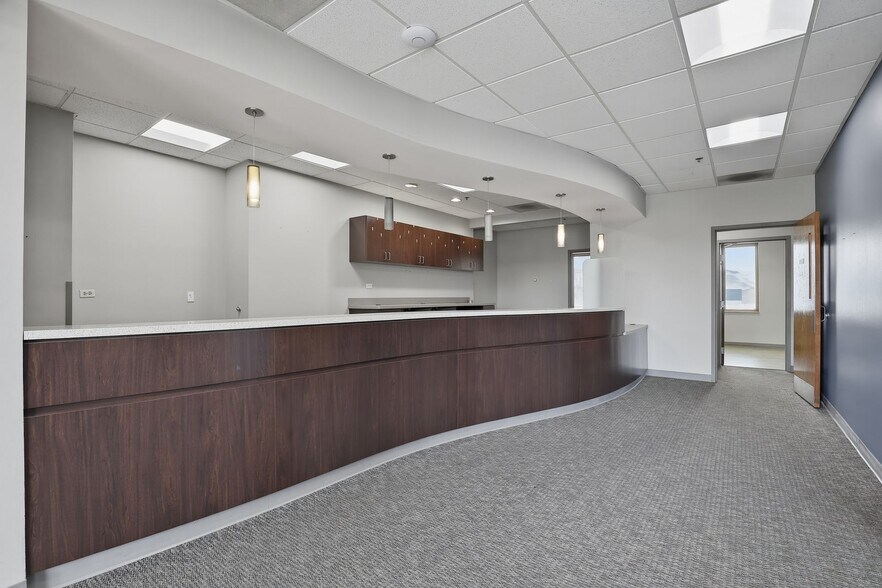 More Photos Of 390 Congress Pky, Crystal Lake Unknown For Lease