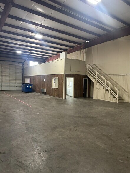 More Photos Of 5708 N Shepherd Dr, Houston Unknown For Lease