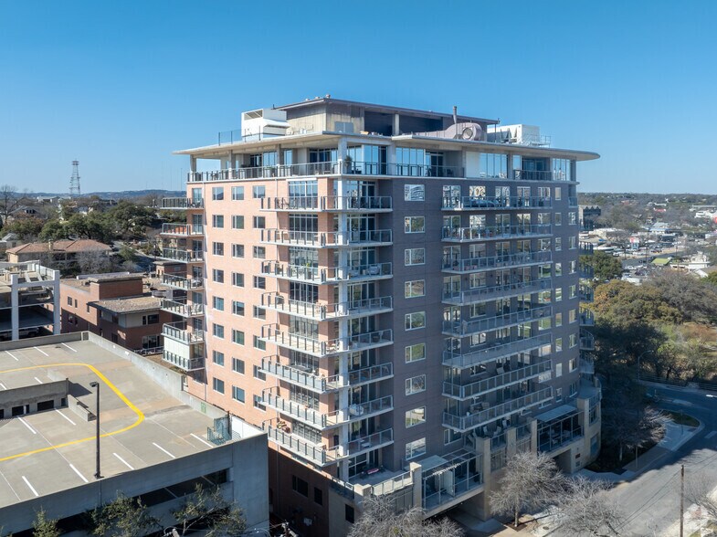 More Photos Of 901 W 9th St, Austin Office For Lease
