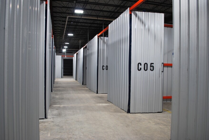 More Photos Of 1100 25th St, West Palm Beach Warehouse For Lease