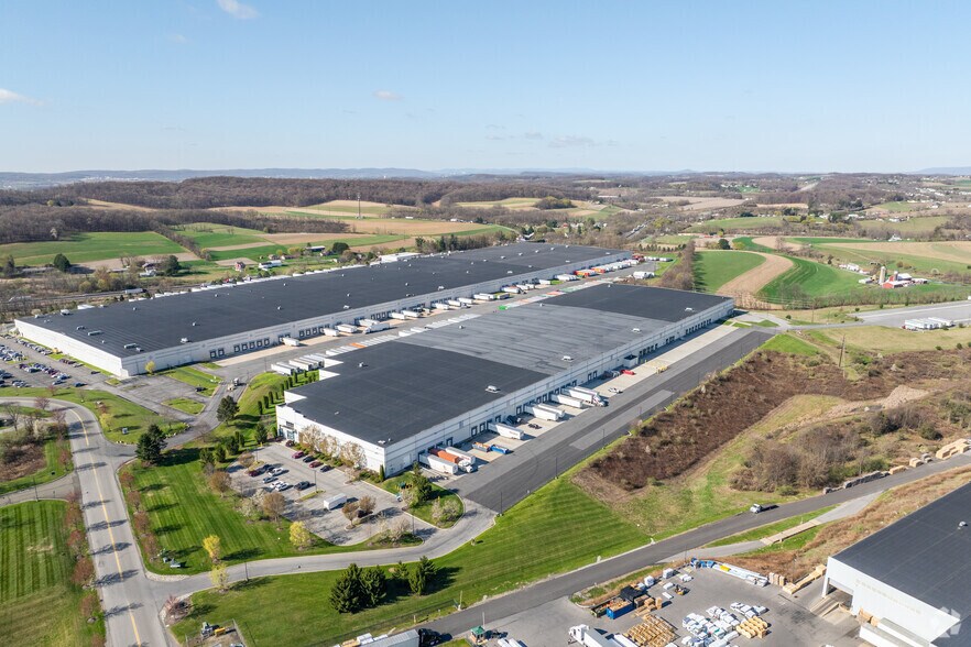 More Photos Of 9747 Commerce Cir, Kutztown Warehouse For Lease