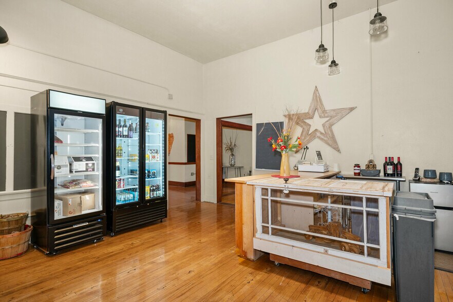 More Photos Of 508 E Main Ave, Chewelah Office For Sale