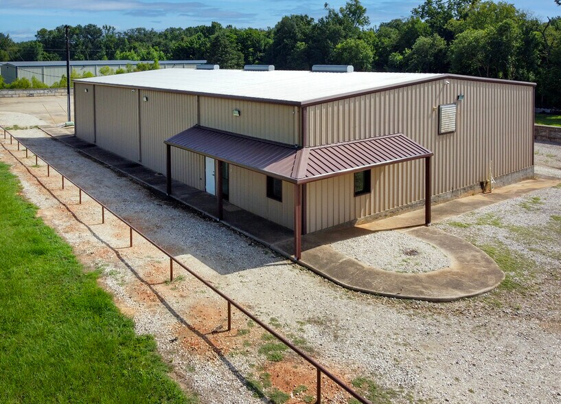 More Photos Of 15503 TX-110, Whitehouse Warehouse For Lease