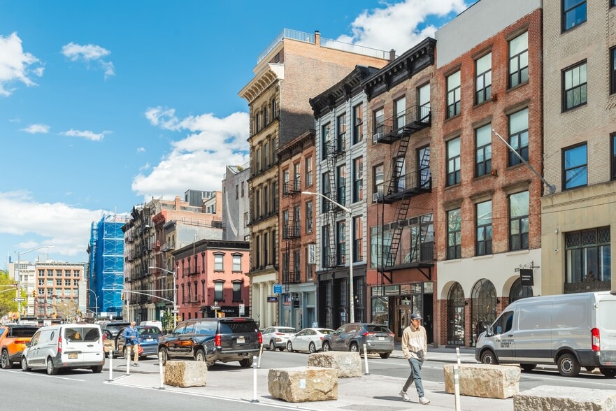 More Photos Of 279 Church St, New York Storefront For Sale