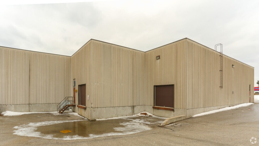 More Photos Of 145 W Beaver Creek Rd, Richmond Hill Light Distribution For Lease
