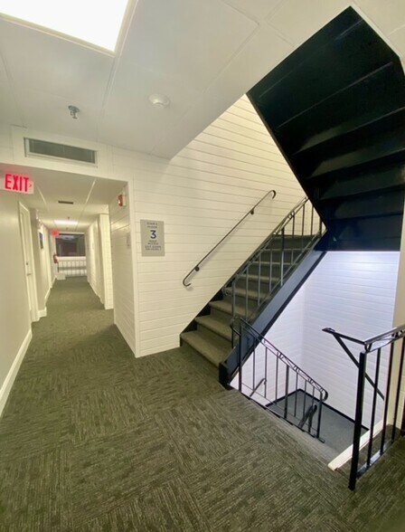 More Photos Of 415 Silas Deane Hwy, Wethersfield Office For Lease