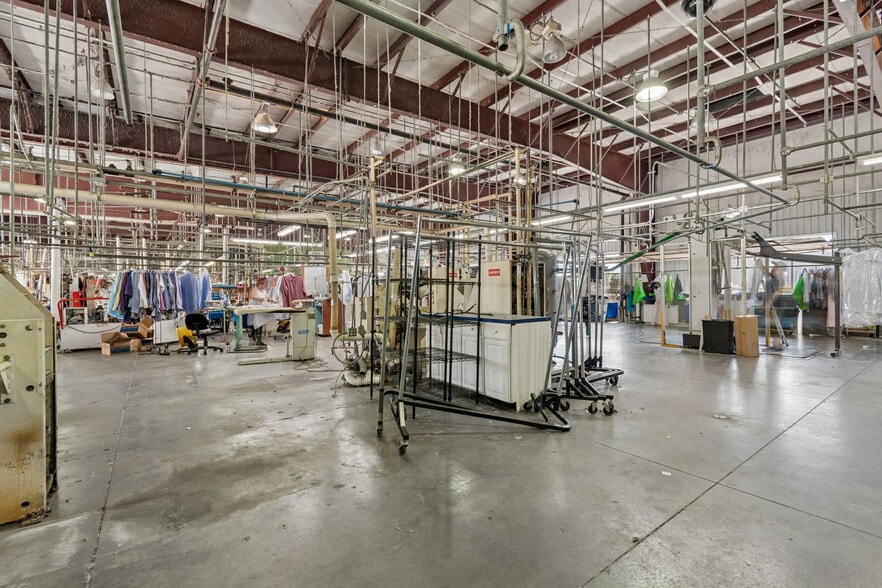 More Photos Of 9945 Race Track Rd, Tampa Industrial For Sale