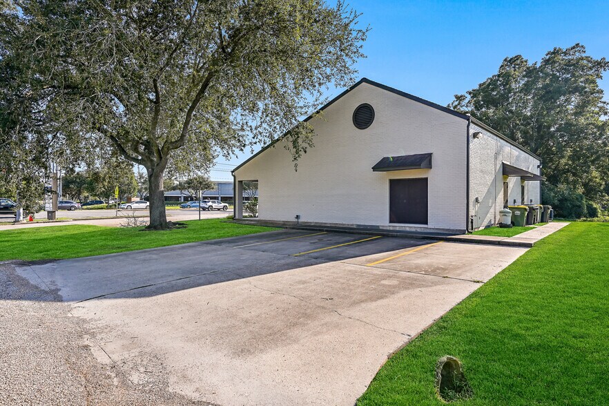 More Photos Of 5001 Broadway St, Pearland Office For Lease