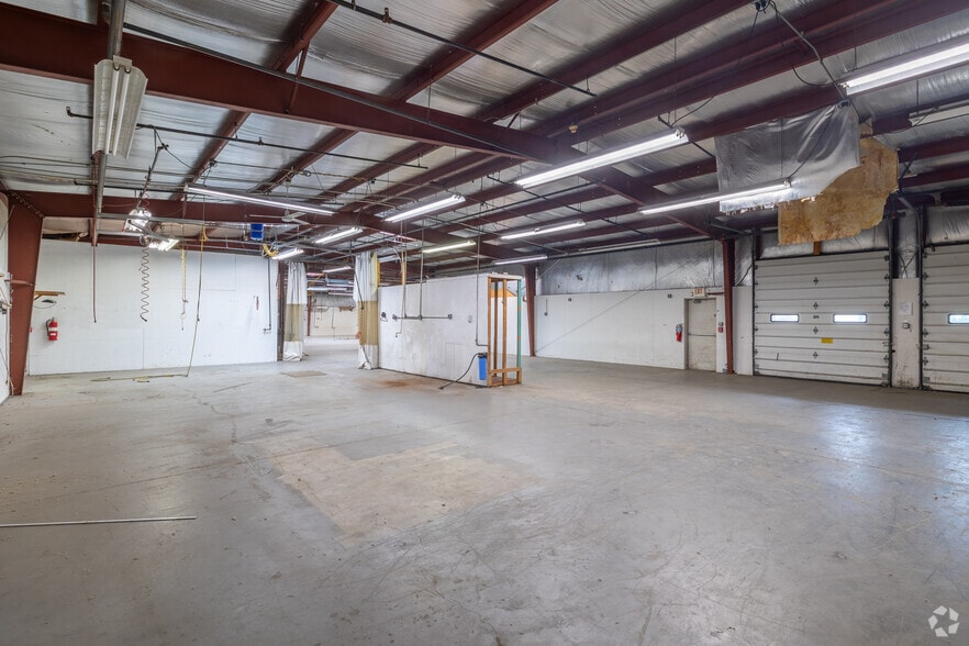 More Photos Of 500 N 8th St, Reading Warehouse For Lease