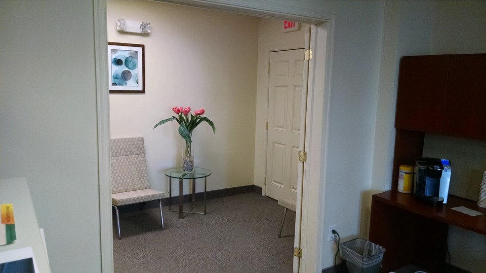More Photos Of 601 7th St, Laurel Office For Lease