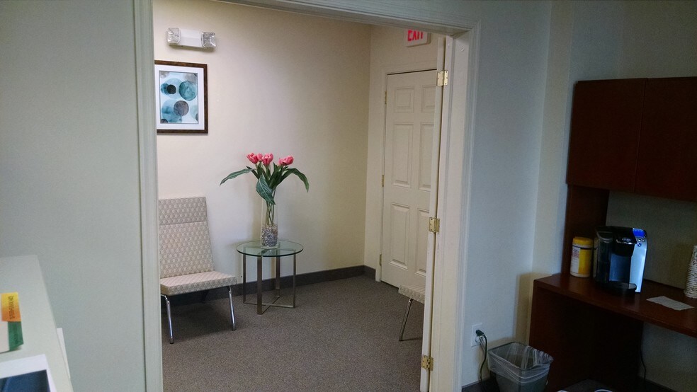 More Photos Of 601 7th St, Laurel Office For Sale