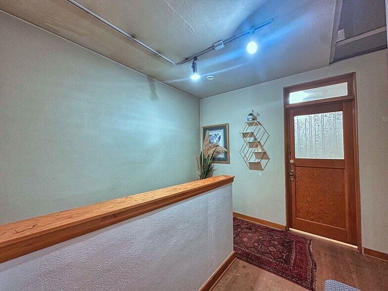 More Photos Of 111 2nd S Ave, Okanogan Storefront Retail Office For Sale