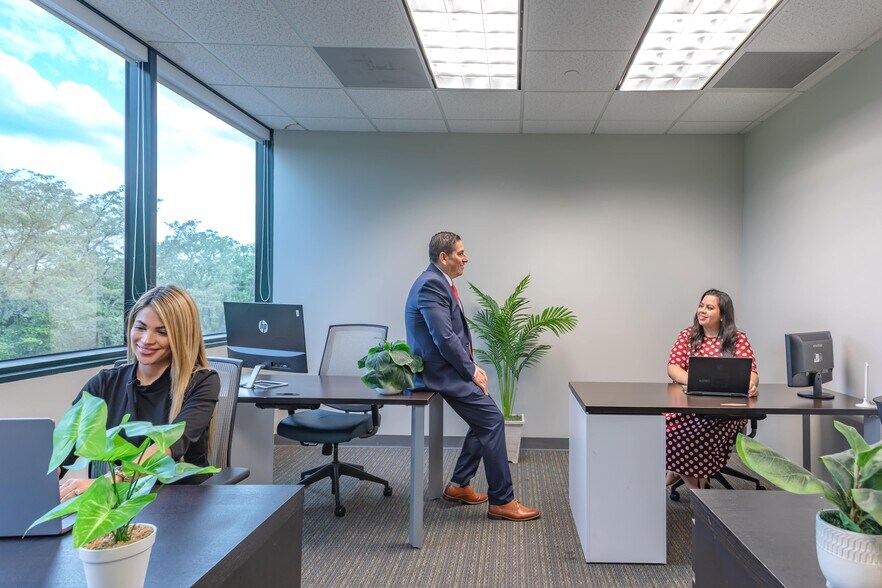 More Photos Of 150 S Pine Island Rd, Plantation Coworking Space