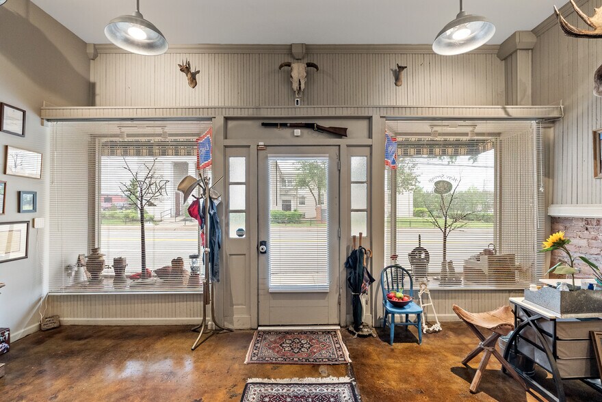 More Photos Of 215 W 3rd St, Farmville General Retail For Sale