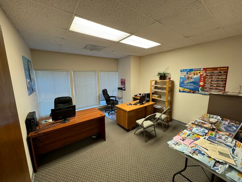 More Photos Of 4944 E Clinton Way, Fresno Medical For Sale