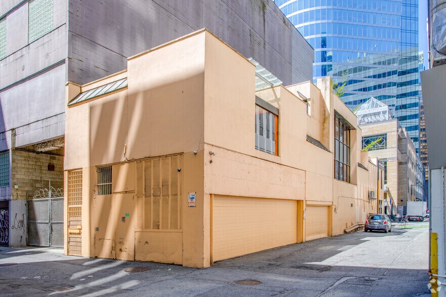 More Photos Of 518 Hornby St, Vancouver Storefront Retail Office For Sale