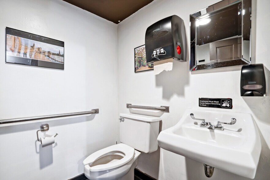 More Photos Of 15 Lebanon St, Hanover Freestanding For Sale