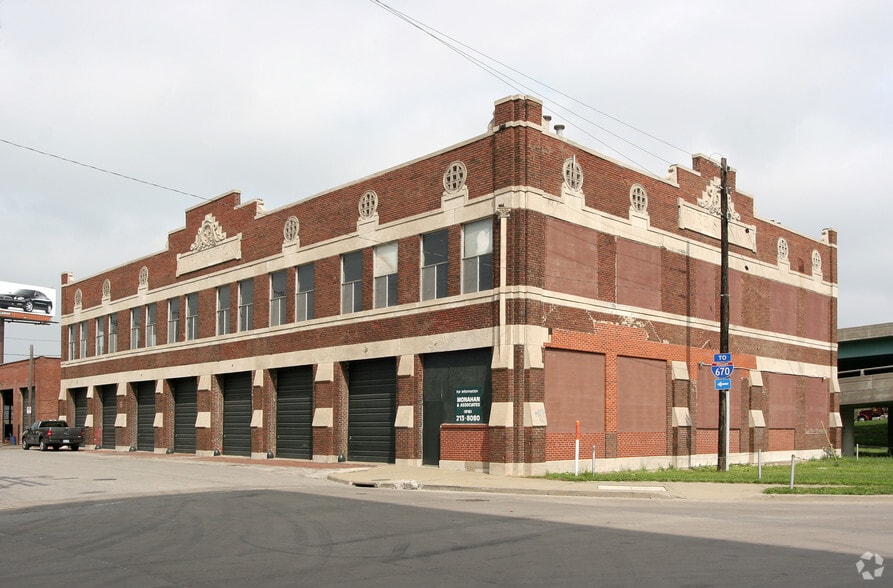 More Photos Of 1500 W 14th St, Kansas City Flex For Sale