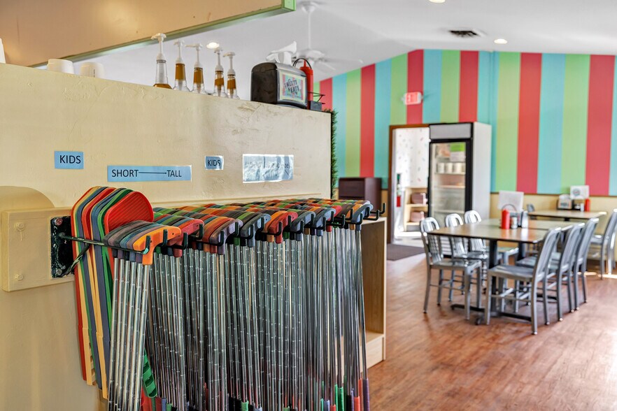 More Photos Of 2630 School Ln, Suamico Restaurant For Sale