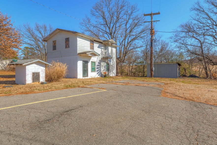 More Photos Of 29301 Hwy 82 Hwy, Park Hill Restaurant For Sale