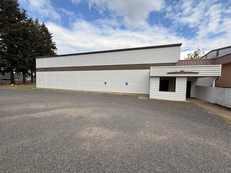 More Photos Of 229 Eureka Ave, Silverton Specialty For Sale