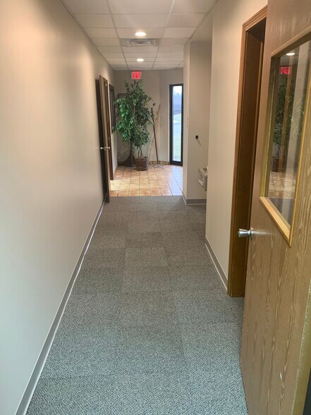 More Photos Of 25000 N River Rd, Harrison Township General Retail For Lease