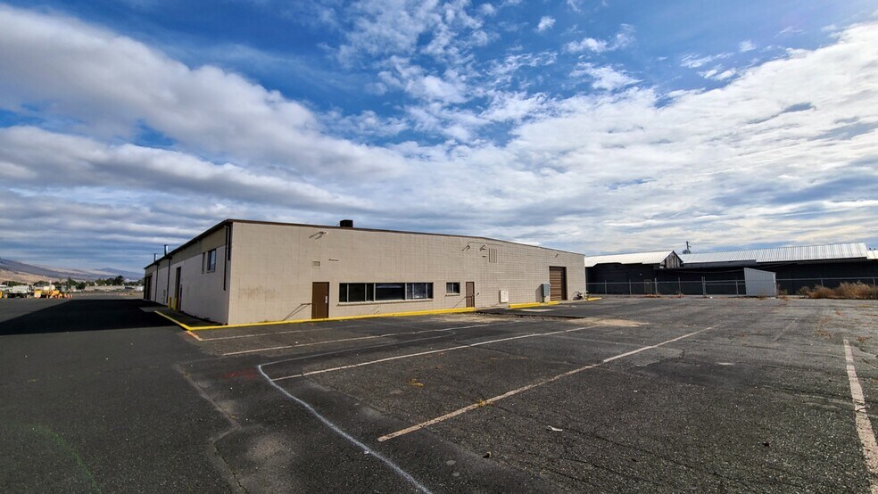 Primary Photo Of 1223 N 6th Ave, Yakima Manufacturing For Lease